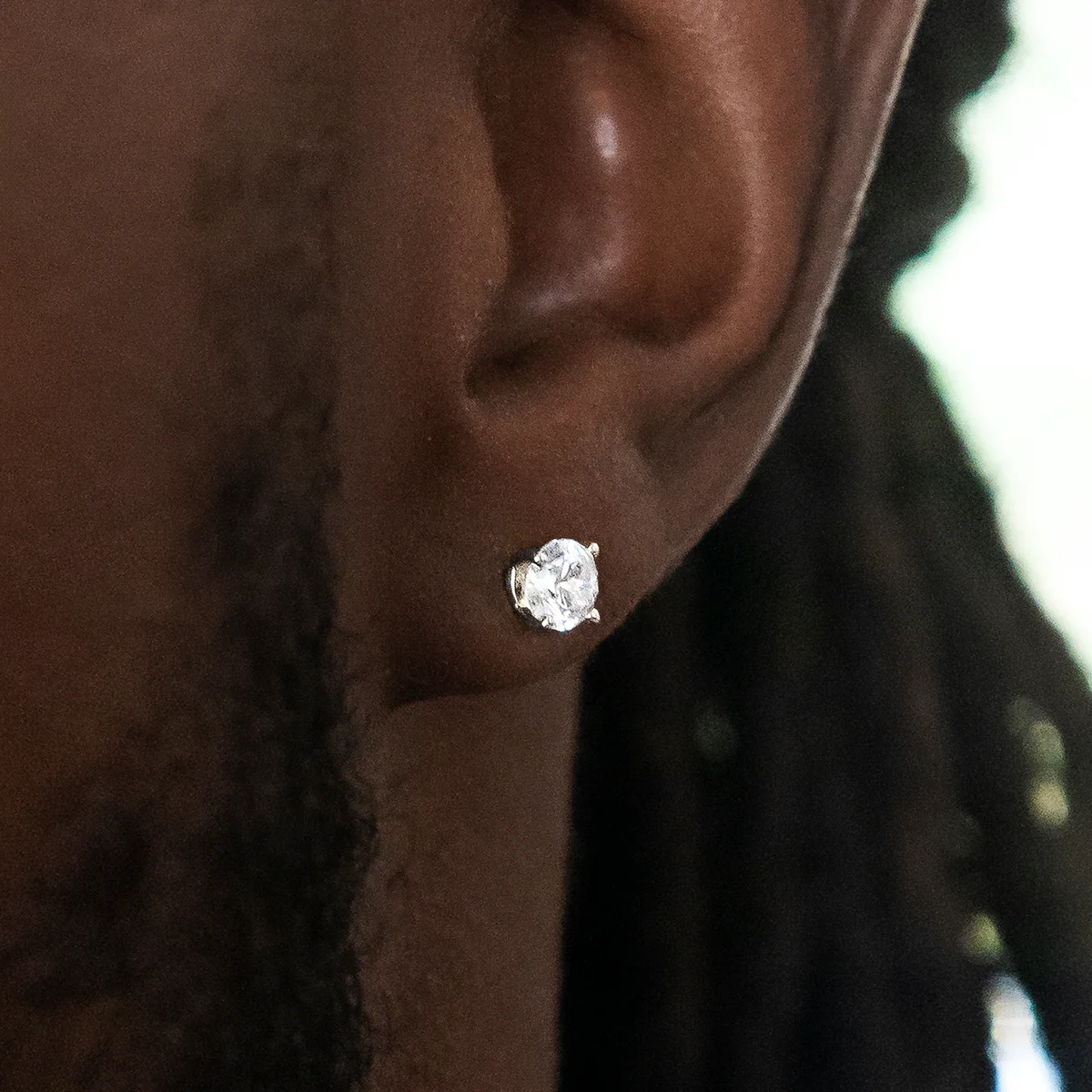 5mm Round Cut Diamond Stud Earrings in White Gold - Image 3