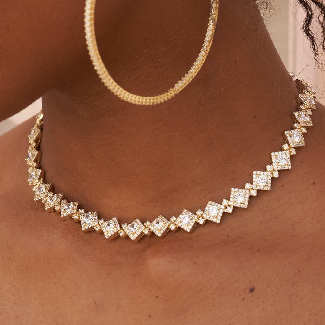 Cloister Link Necklace in Yellow Gold - 10mm - Image 4