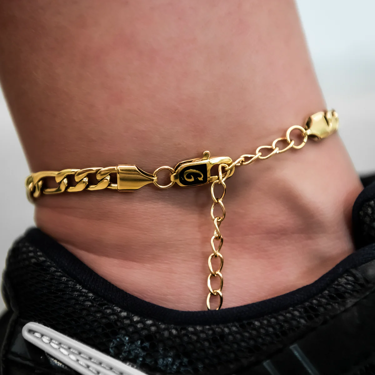 Figaro Chain Anklet in Yellow Gold- 6mm - Image 3