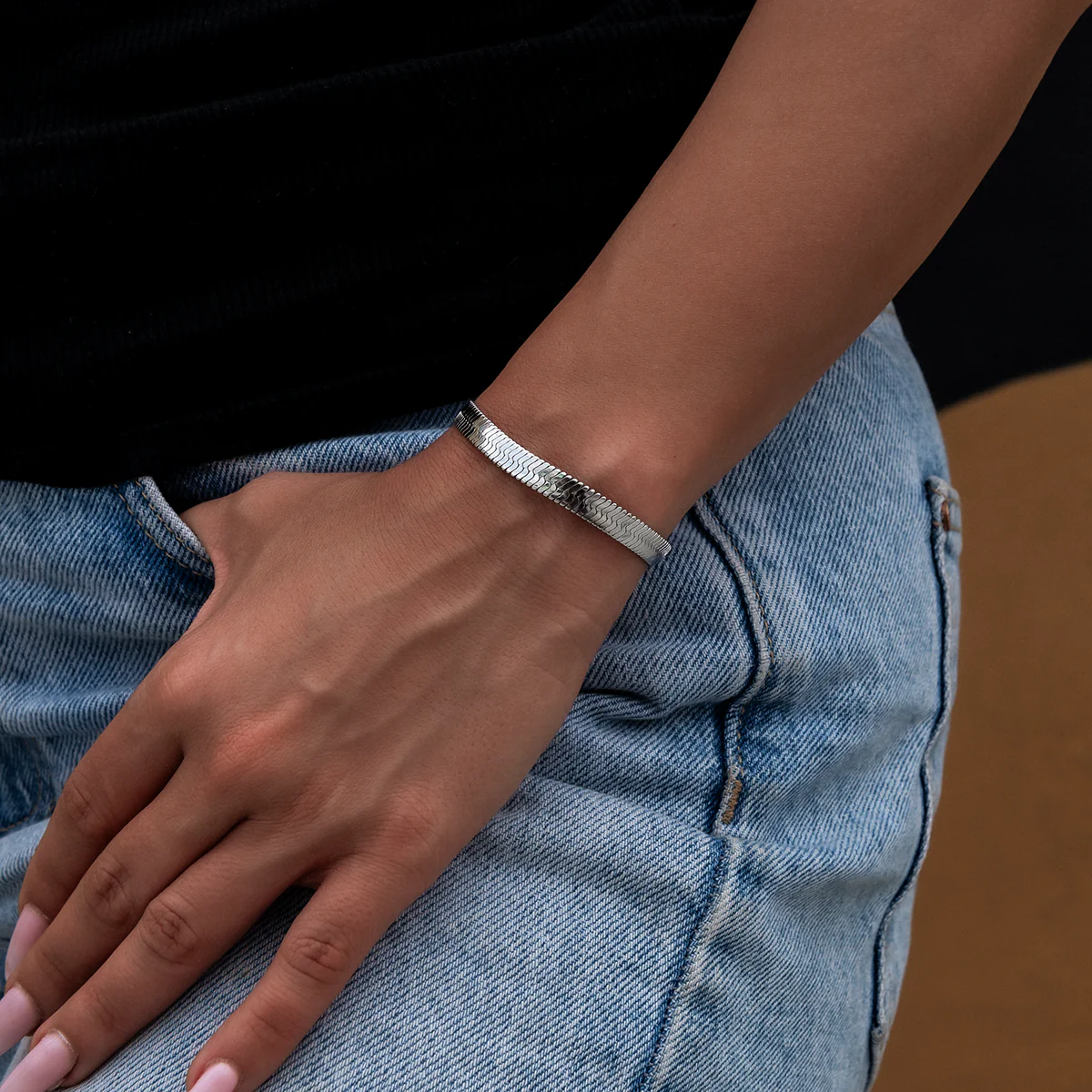 Herringbone Bracelet in White Gold- 6mm - Image 3