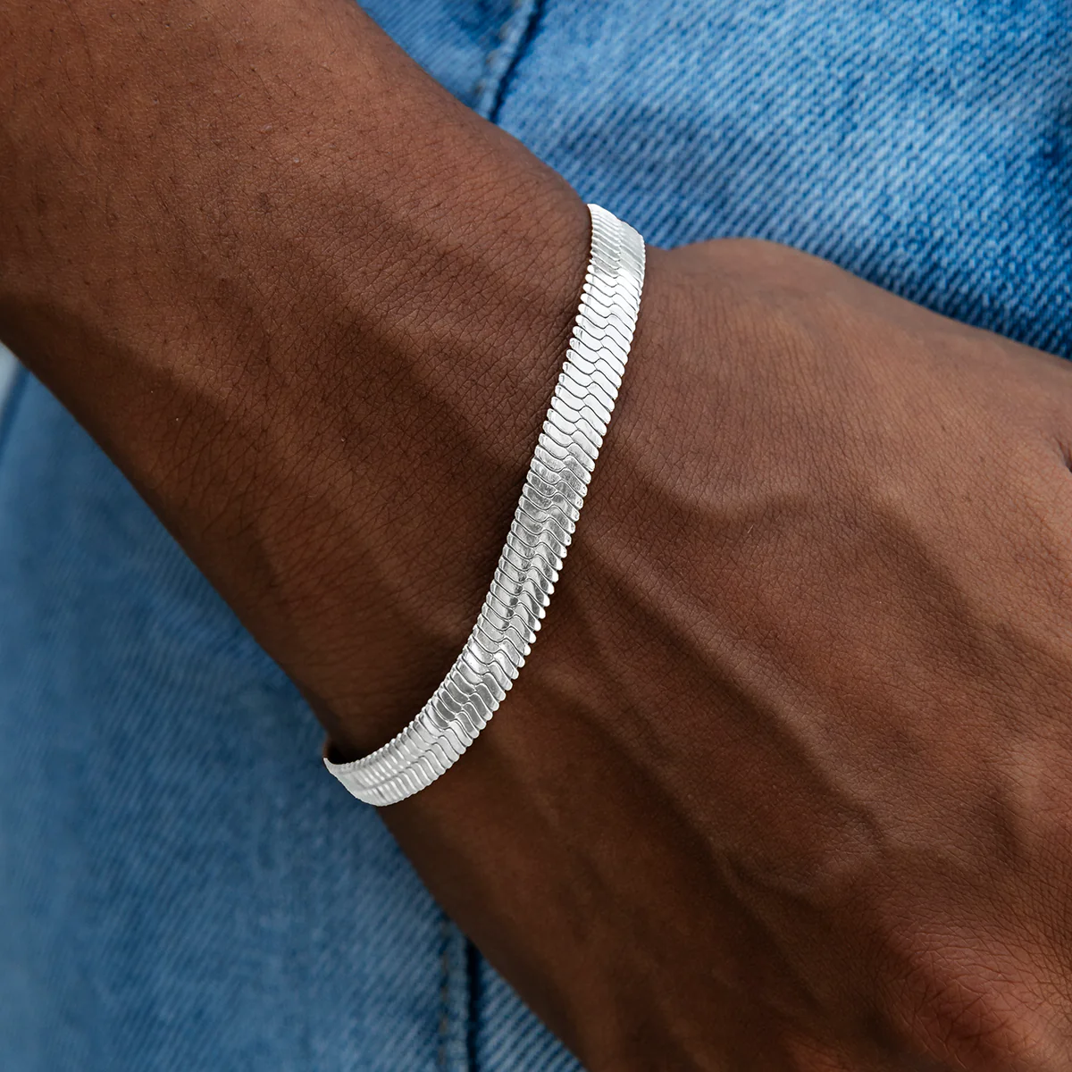 Herringbone Bracelet in White Gold - 8mm - Image 2