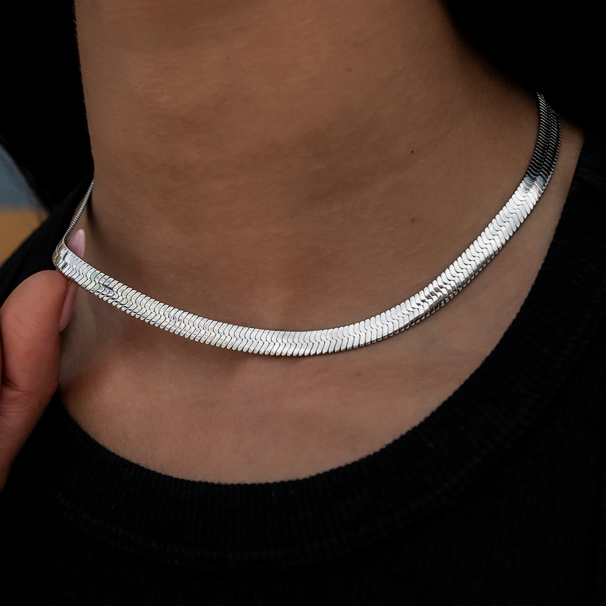 Herringbone Necklace in White Gold- 6mm - Image 2