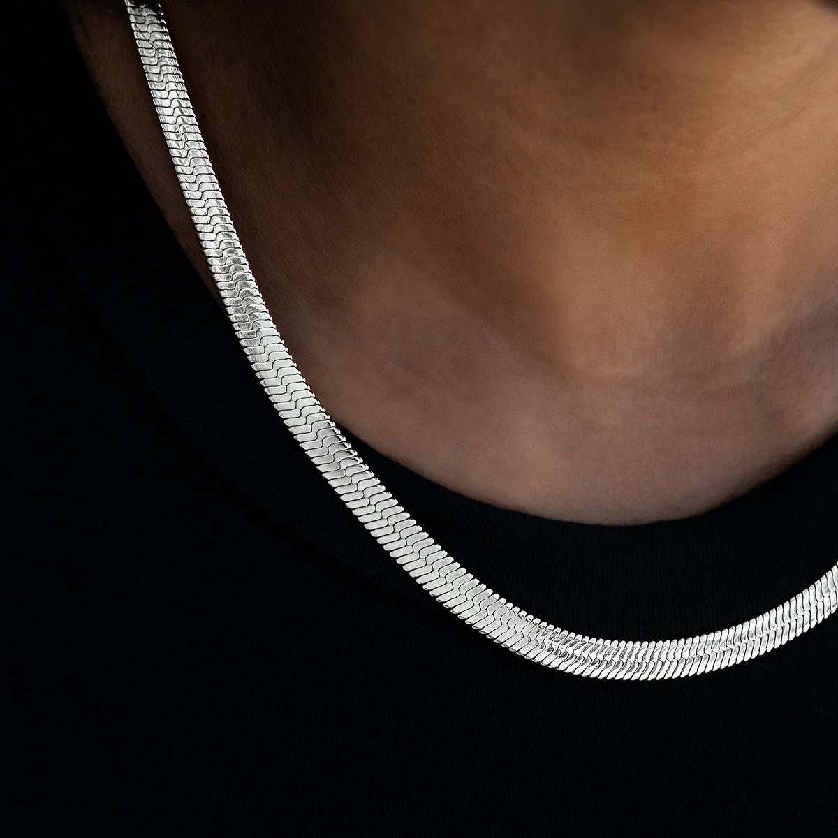 Herringbone Necklace in White Gold- 8mm - Image 2