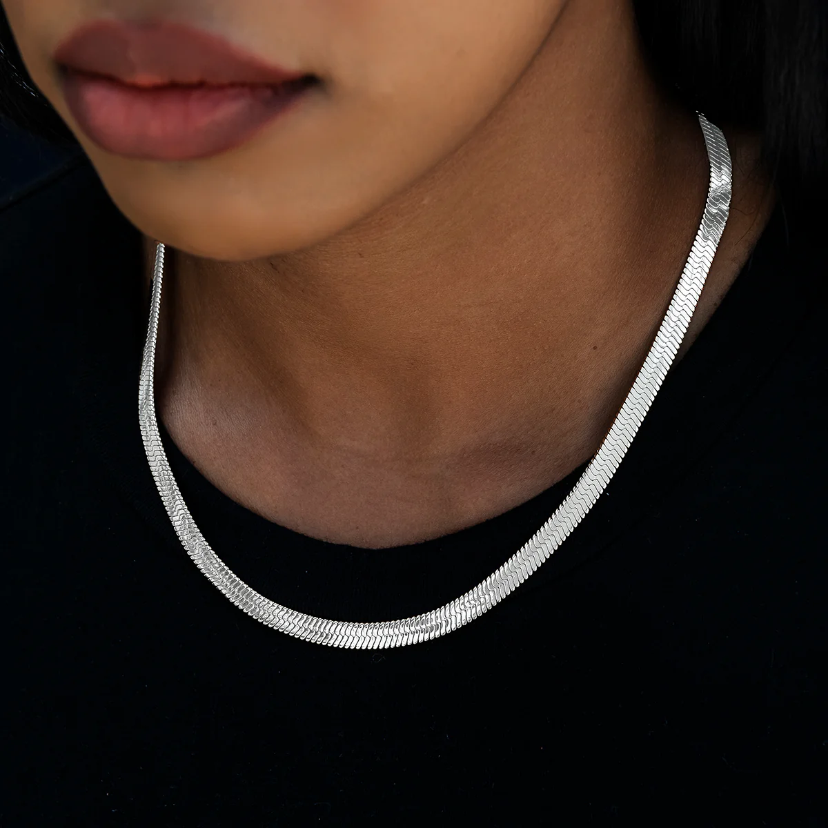 Herringbone Necklace in White Gold- 8mm - Image 3