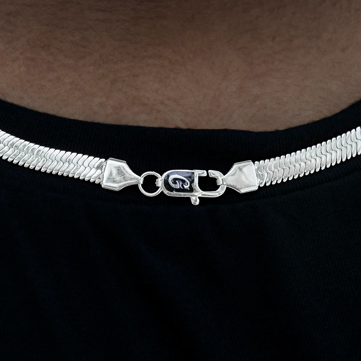 Herringbone Necklace in White Gold- 8mm - Image 5