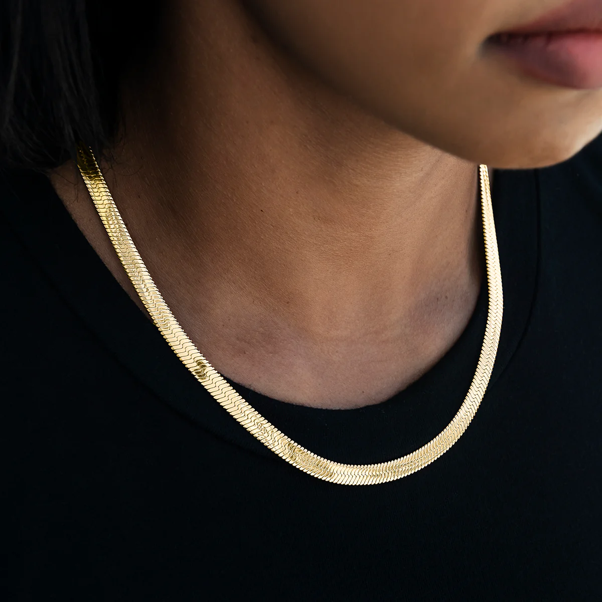 Herringbone Necklace in Yellow Gold- 8mm - Image 4