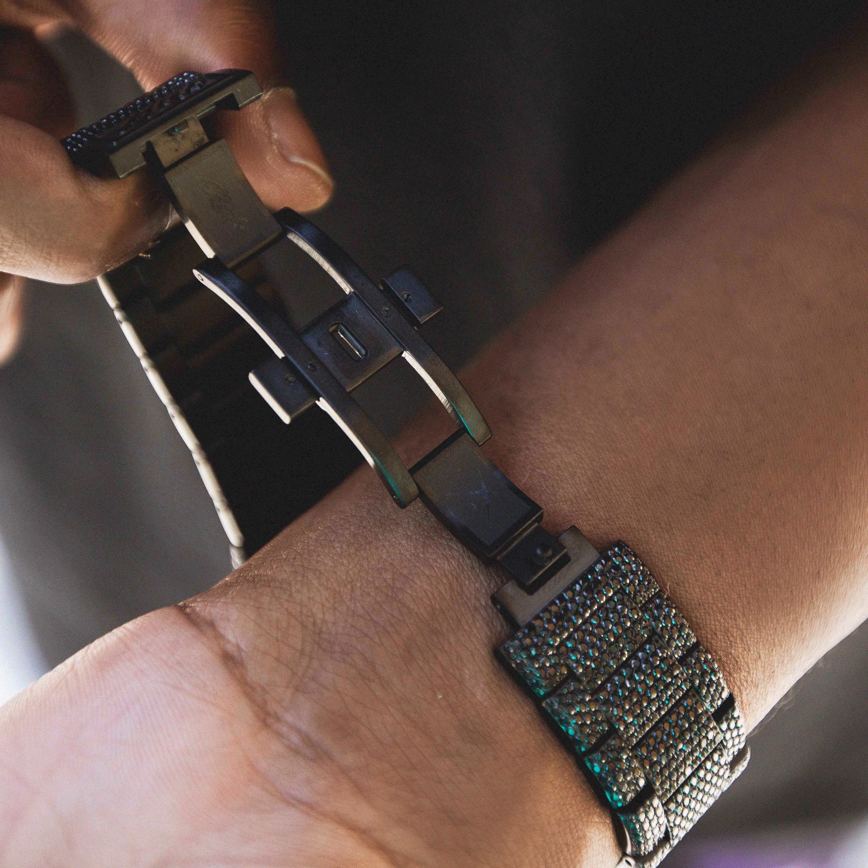 42MM Iced Alpha Era® Black - Image 6