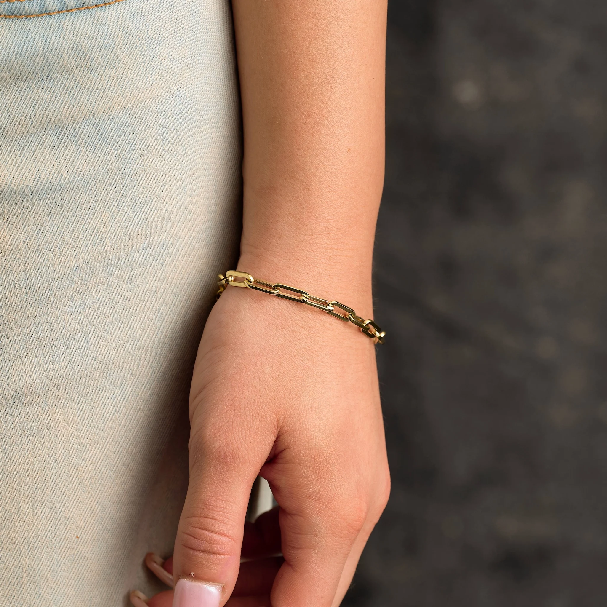 Paper Clip Chain Bracelet in Yellow Gold - 5mm - Image 2