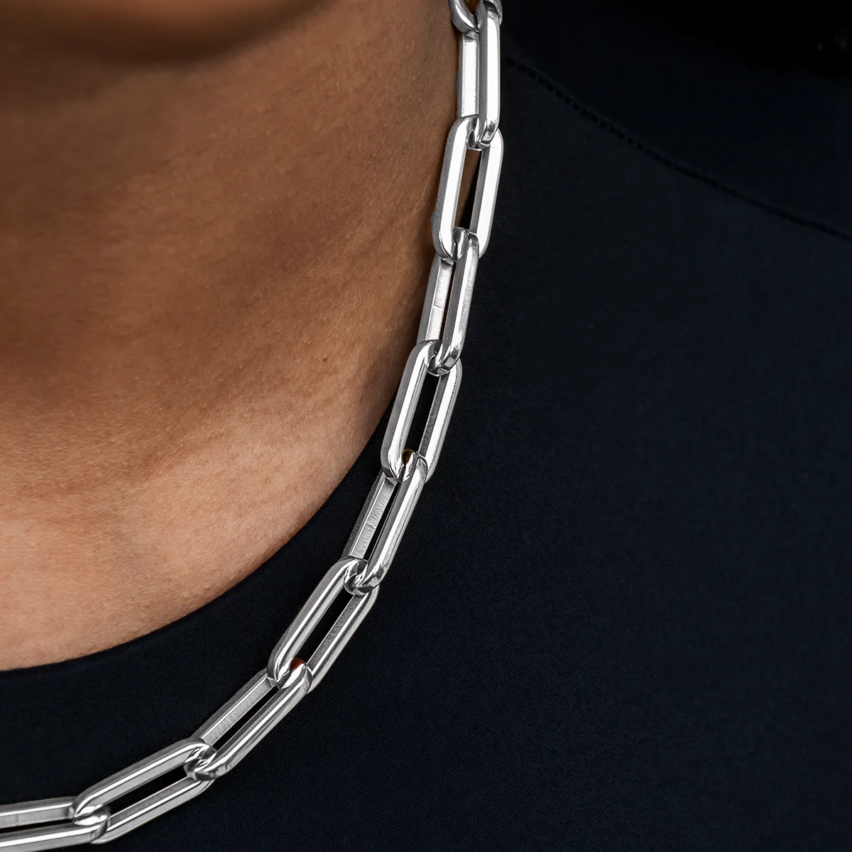 Paper Clip Necklace in White Gold- 8mm - Image 3