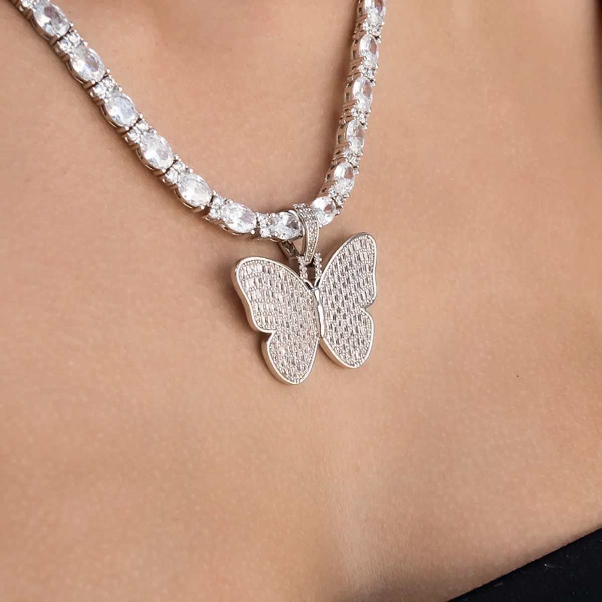 Simple Butterfly Pendant in White Gold - Image 2